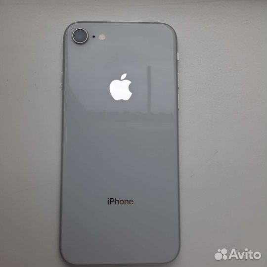 Телефон iPhone 8 64 gb