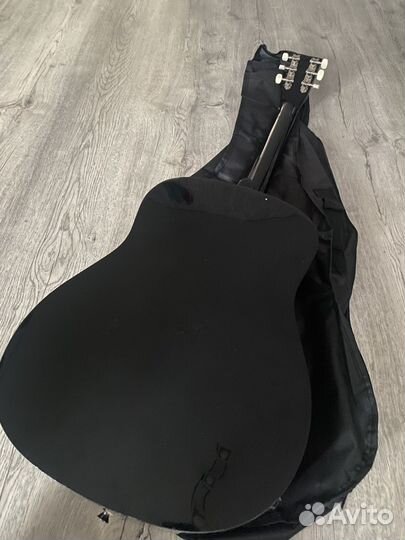 Акустическая гитара