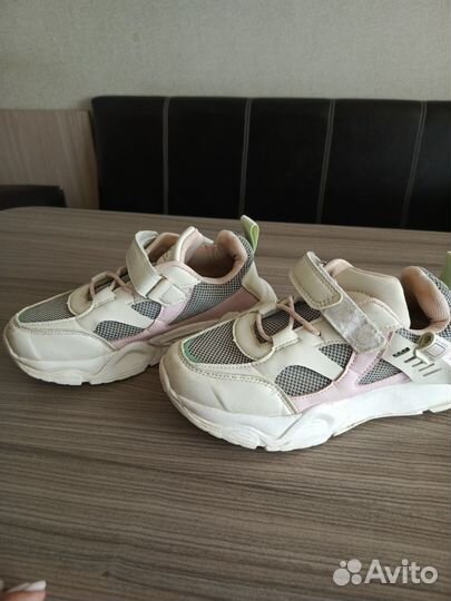 Кроссовки для девочки