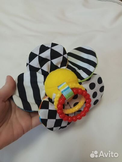 Подвесная игрушка Lamaze