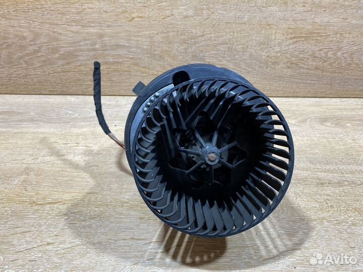 Моторчик печки Volkswagen Golf 5 151032