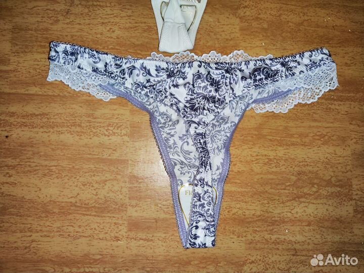 Новые трусы-стринг р. L