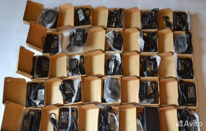 Зарядка для ноутбука. Блок питания в наличии