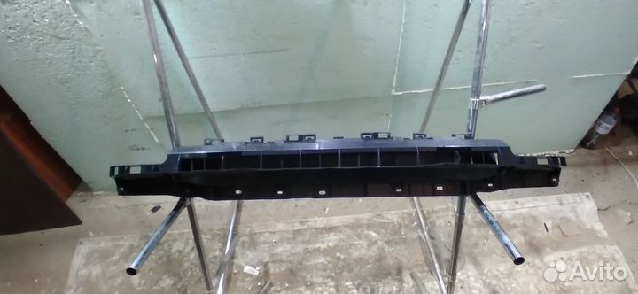 Кронштейн переднего бампера Land Rover Discovery