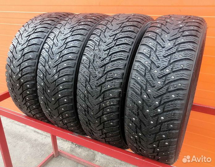 Nokian Tyres Hakkapeliitta 8 215/65 R17 110C