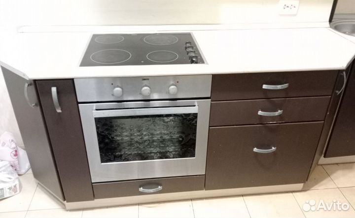 Кухня со встройкой панель электричкская и духовой