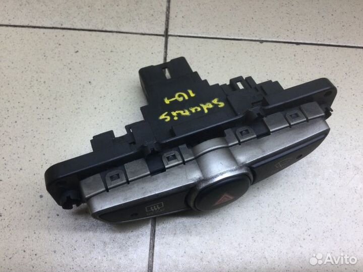 Кнопка аварийной сигнализации Hyundai Solaris