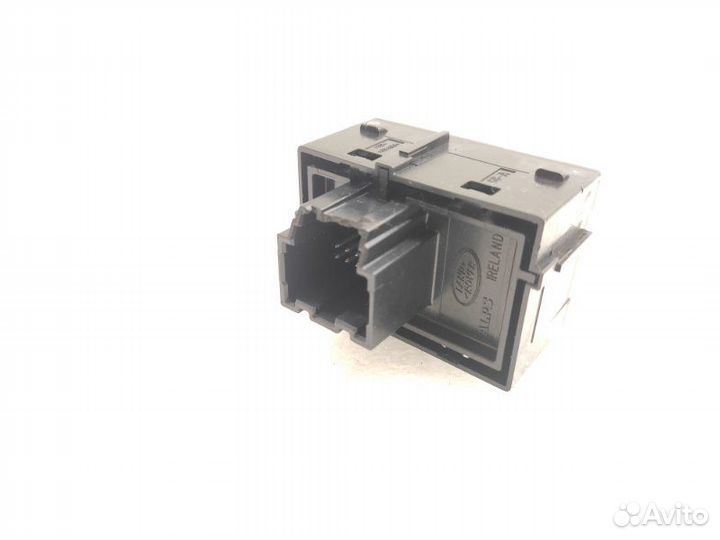 Кнопка открывания багажника Land Rover Discovery 5