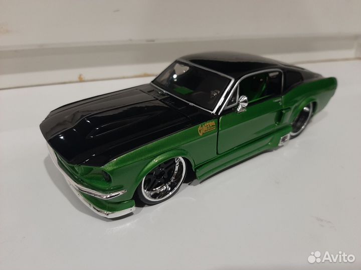 Модель Ford mustang Maisto