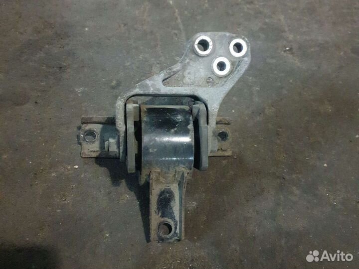 Подушка двигателя правая митсубиси лансер 10 1.5