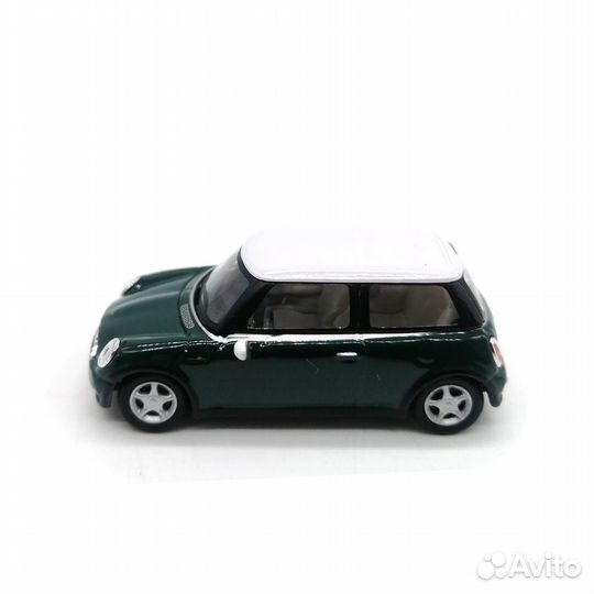 Модель автомобиля Schuco New Mini Cooper 1:87