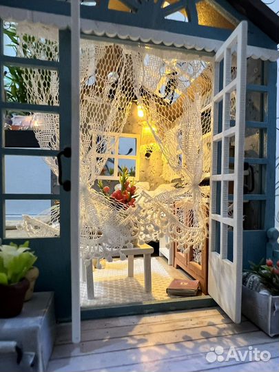 Интерьерный кукольный домик