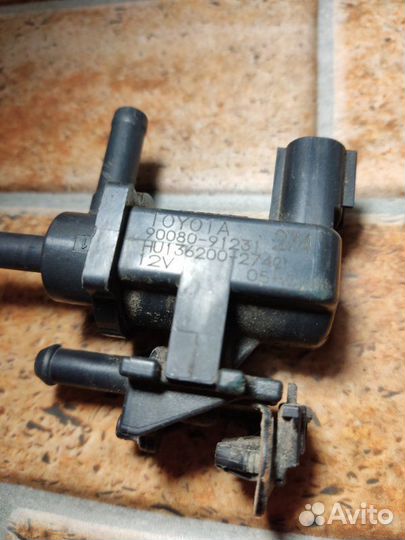 Клапан Toyota Avensis T250