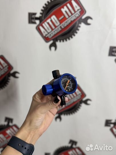 Манометр стрелочный с регулятором на ручку пистоле