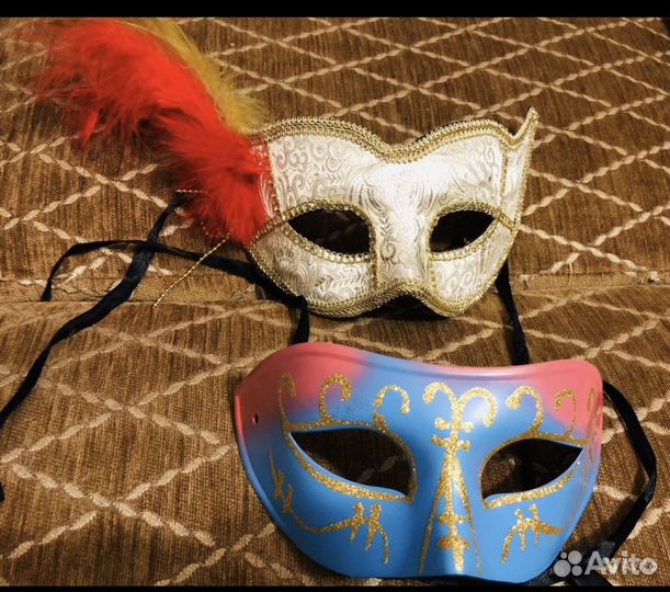 Маска театральная карнавальная