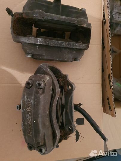 Суппорт передний Mercedes Benz W211