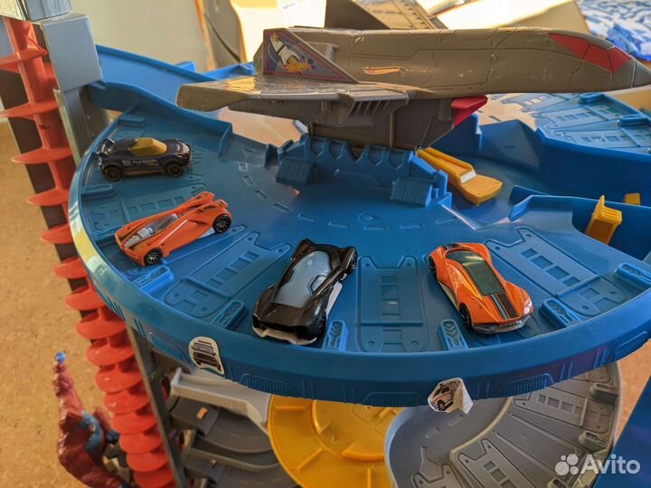 Hot wheels Супергараж с гориллой FML03