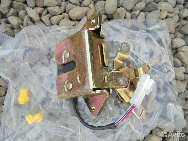 Замок багажника Toyota Caldina ST191