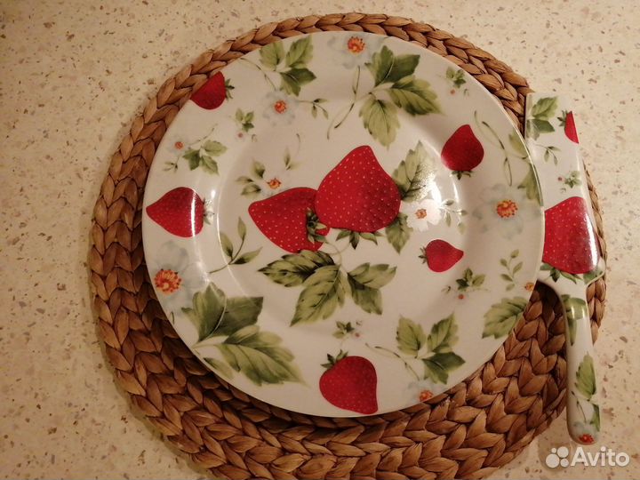 Отдам за сок. Блюдо. Новое