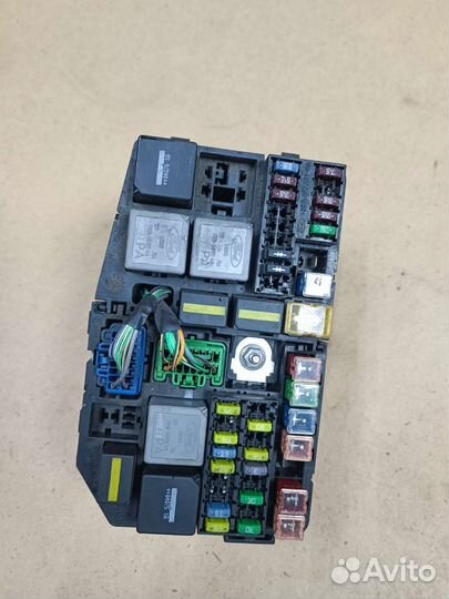 Блок предохранителей Ford Mondeo 3