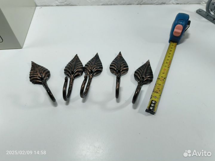 Крючки для интерьера