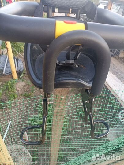 Детское кресло на велосипед переднее