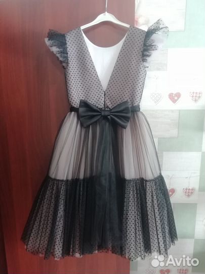 Продам платье на выпускной 152