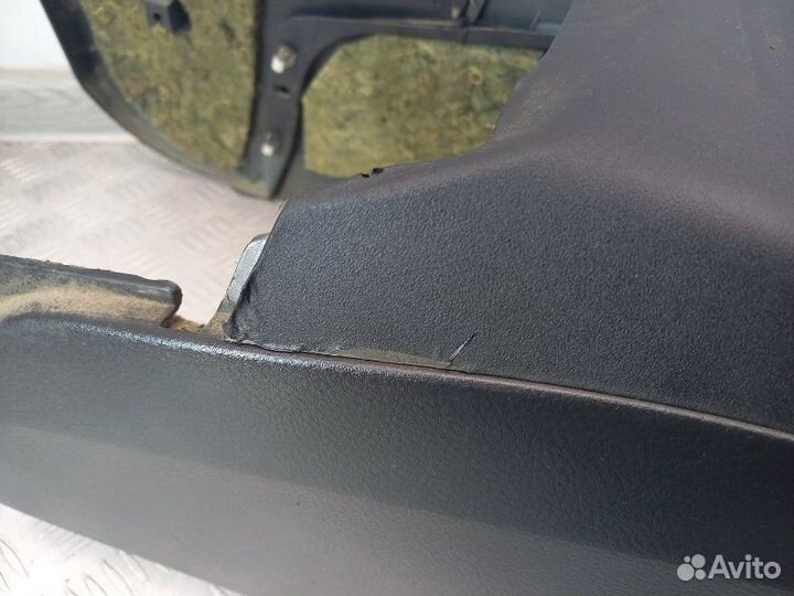 Подлокотник с консолью Mitsubishi Lancer 9 CS 4G18