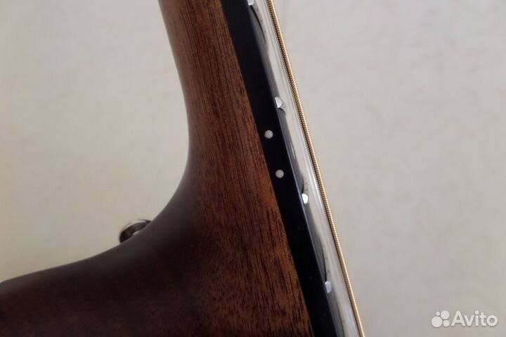 Электроакустическая гитара 