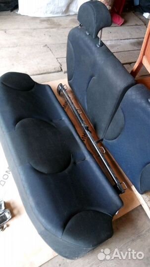 Продам заднее сиденье на Тойоту