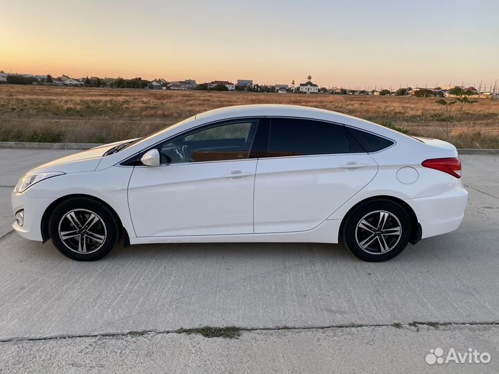 Hyundai i40, 2011