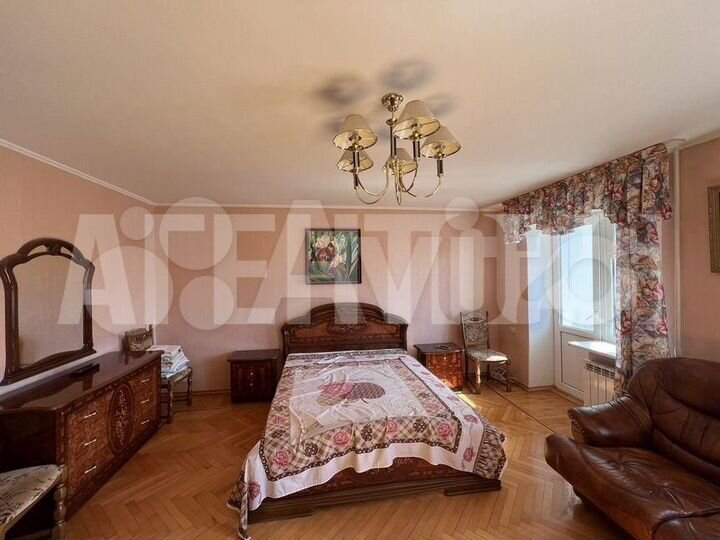 3-к. квартира, 125 м², 3/10 эт.