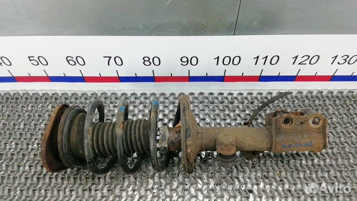 Стойка передняя Toyota Corolla (00-06 года) NZE120