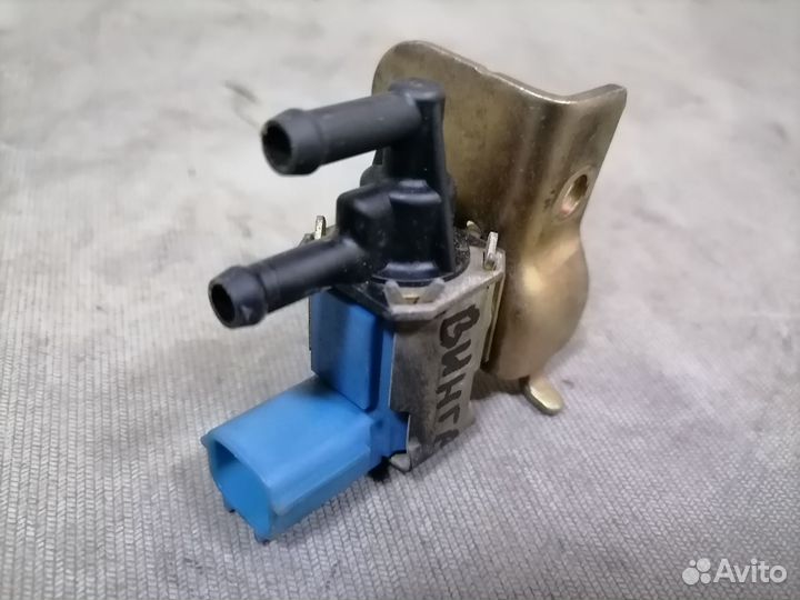 Электромагнитный клапан Nissan Wingroad Y11 2002