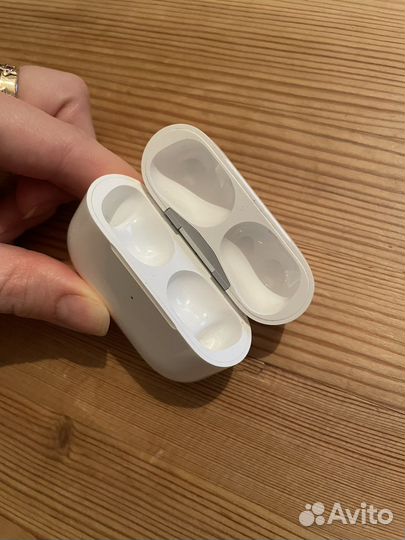 Зарядный кейс для airpods pro