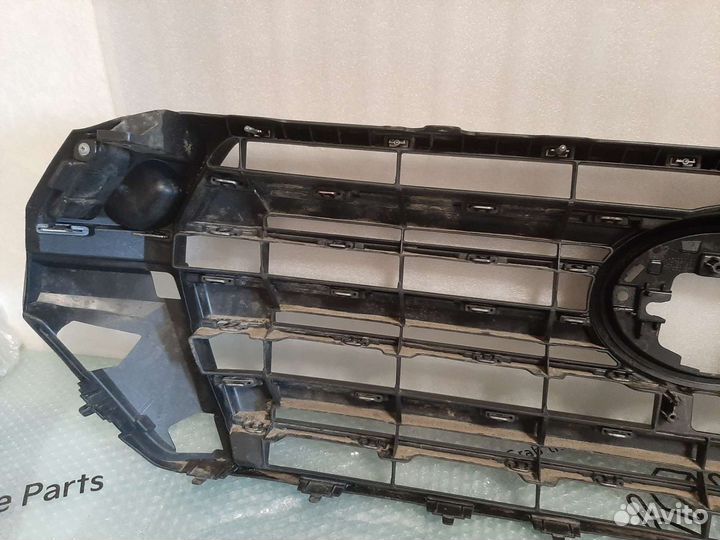 Решётка радиатора Toyota Land Cruiser 200 Оригинал