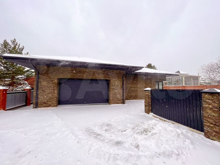 Дом 207 м² на участке 8 сот.