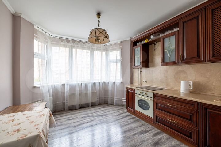 2-к. квартира, 65 м², 4/17 эт.