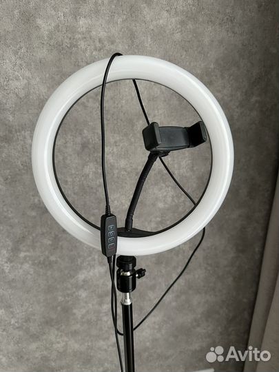 Кольцевая лампа со штативом