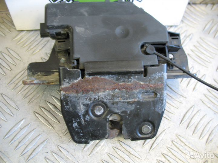 Замок крышки багажника BMW X5 E53 2002г