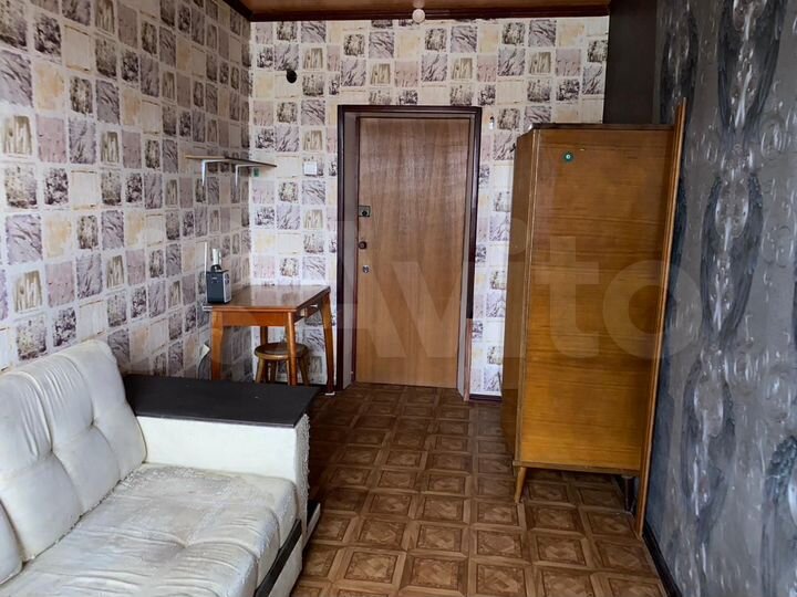 Комната 10,9 м² в 5-к., 2/2 эт.