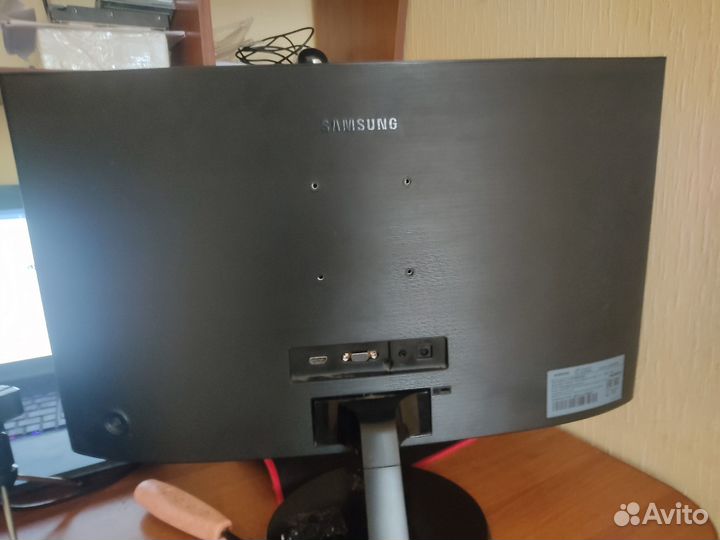 Монитор Samsung c24f390fhi