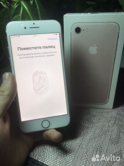 Телефон iPhone 7 32