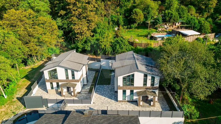 Коттедж 240 м² на участке 4,8 сот.