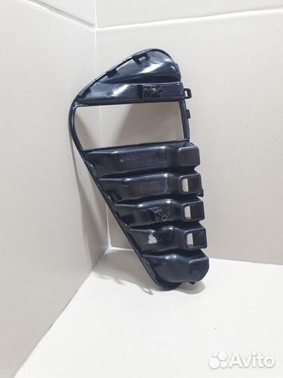 Накладка противотуманной фары Geely Coolray