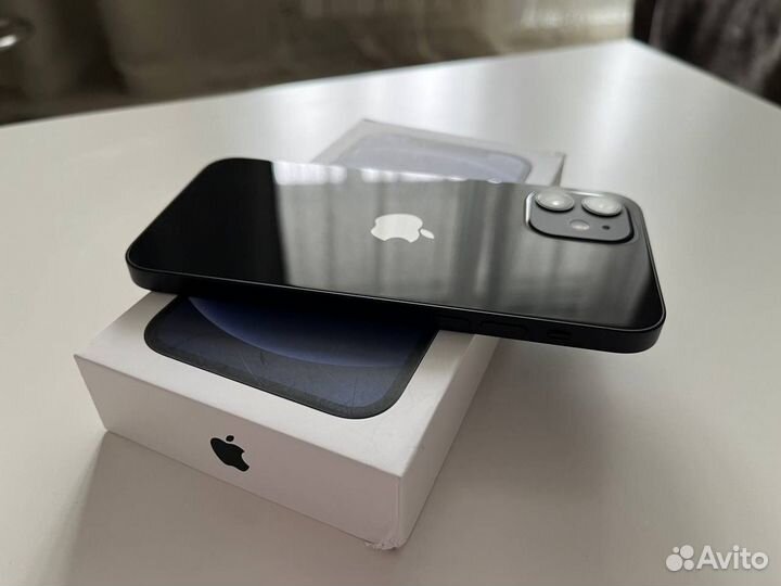 iPhone 12, 64 ГБ