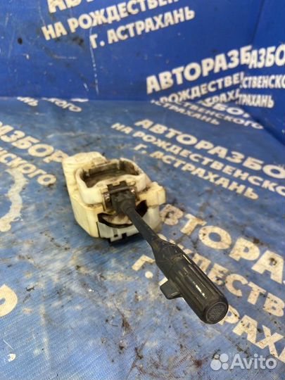 Переключатель поворотов. Nissan Largo минивен