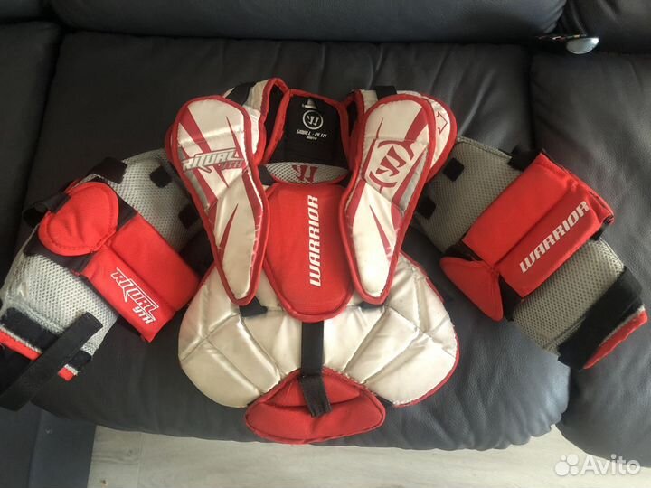 Нагрудник вратаря warrior (на 5-7 лет)