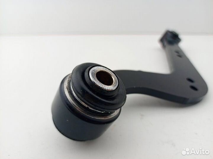 Рычаг подвески верхний задний правый Toyota Rav4