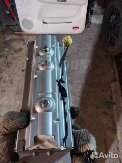 Подушка безопасности пассажира Nissan Pathfinder